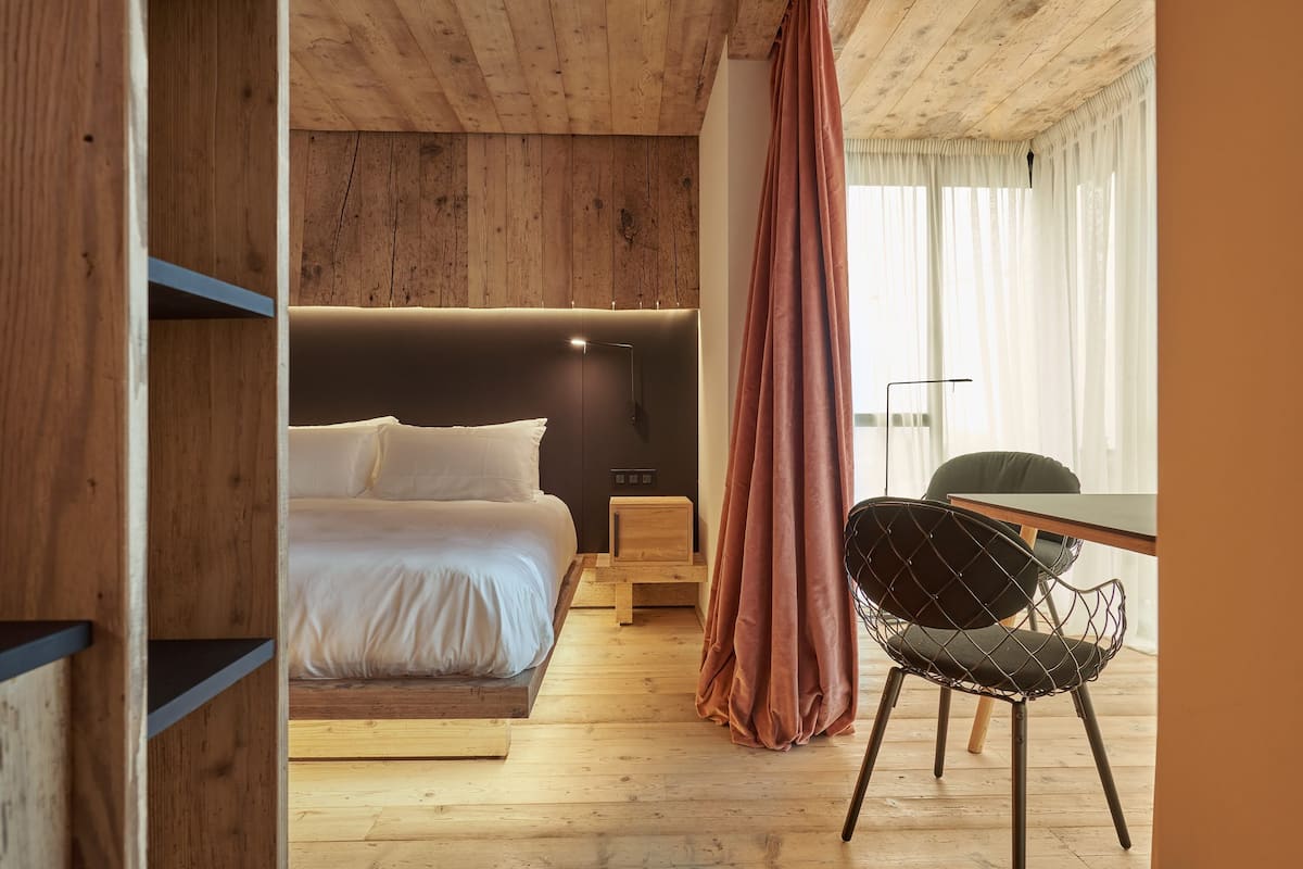 junior studio suite | 1 bedroom, premium bedding, down duvets, pillow-top beds