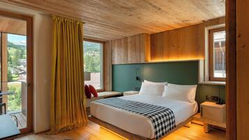 Premium Double Room | Premium bedding, down comforters, pillowtop beds, minibar