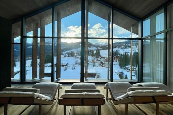 Salas de tratamientos para parejas, sauna, bañera de hidromasaje