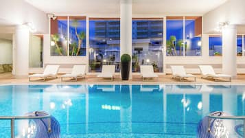 2 piscinas al aire libre, tumbonas