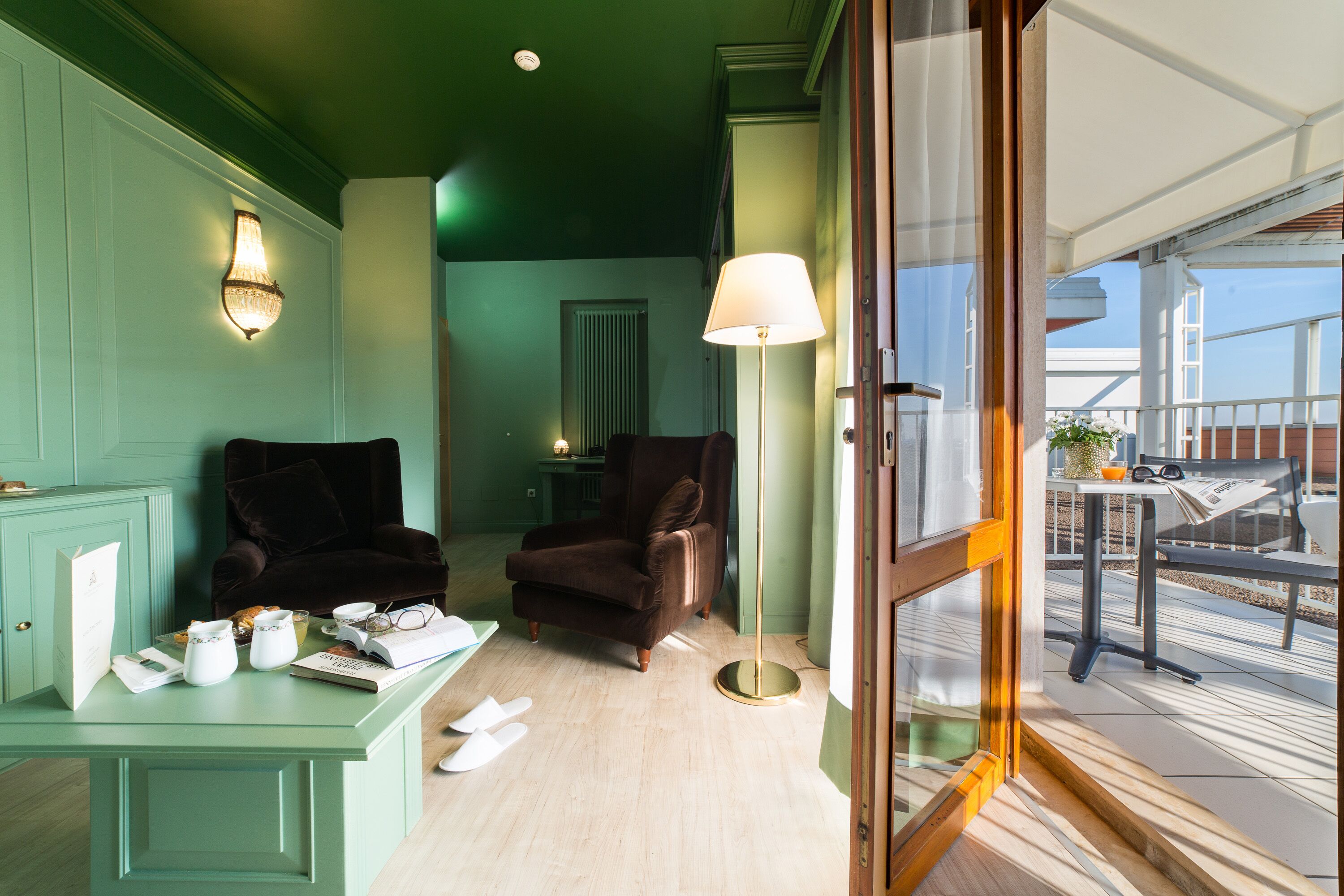 design suite | minibar, in-room safe, desk, free wifi