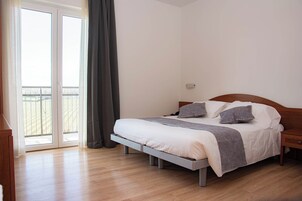 Superior Double or Twin Room | Premium bedding, down comforters, pillowtop beds, soundproofing