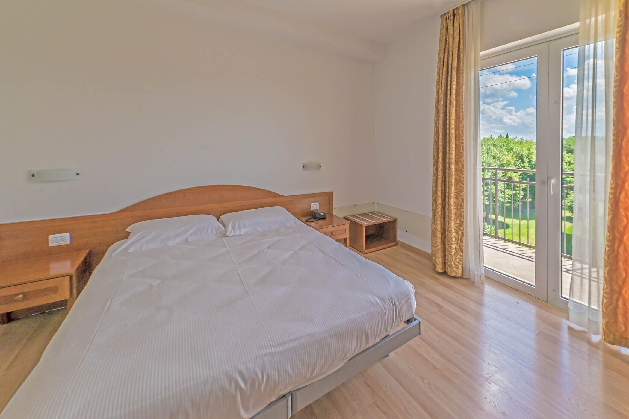 double or twin room, balcony | premium bedding, down duvets, pillow-top beds, desk