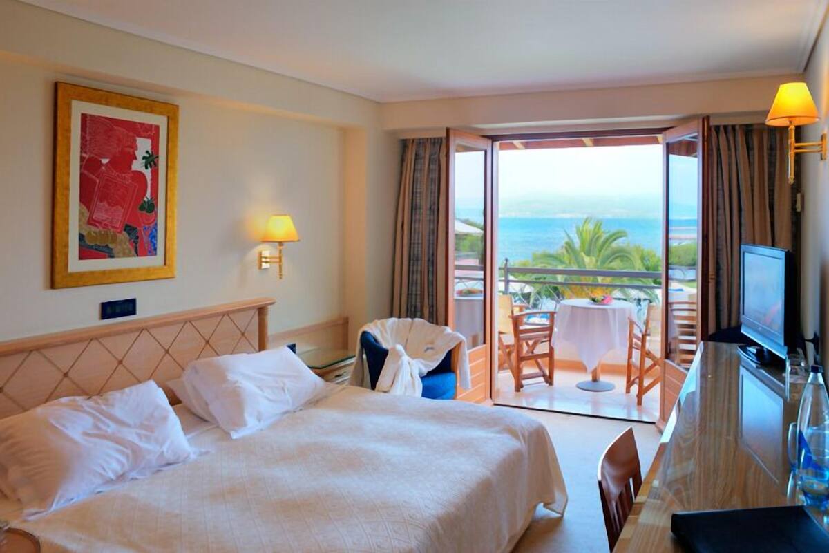 Deluxe Double Room, Sea View | Premium bedding, down comforters, minibar, in-room safe