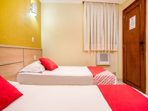 Twin Room | Egyptian cotton sheets, premium bedding, memory foam beds, minibar - Hotel Villa Rica (Rio de Janeiro)