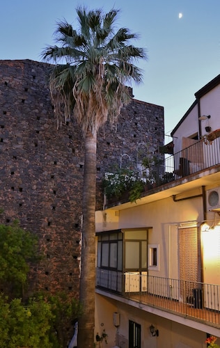 Bed and Breakfast Opera