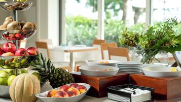 Free daily full breakfast