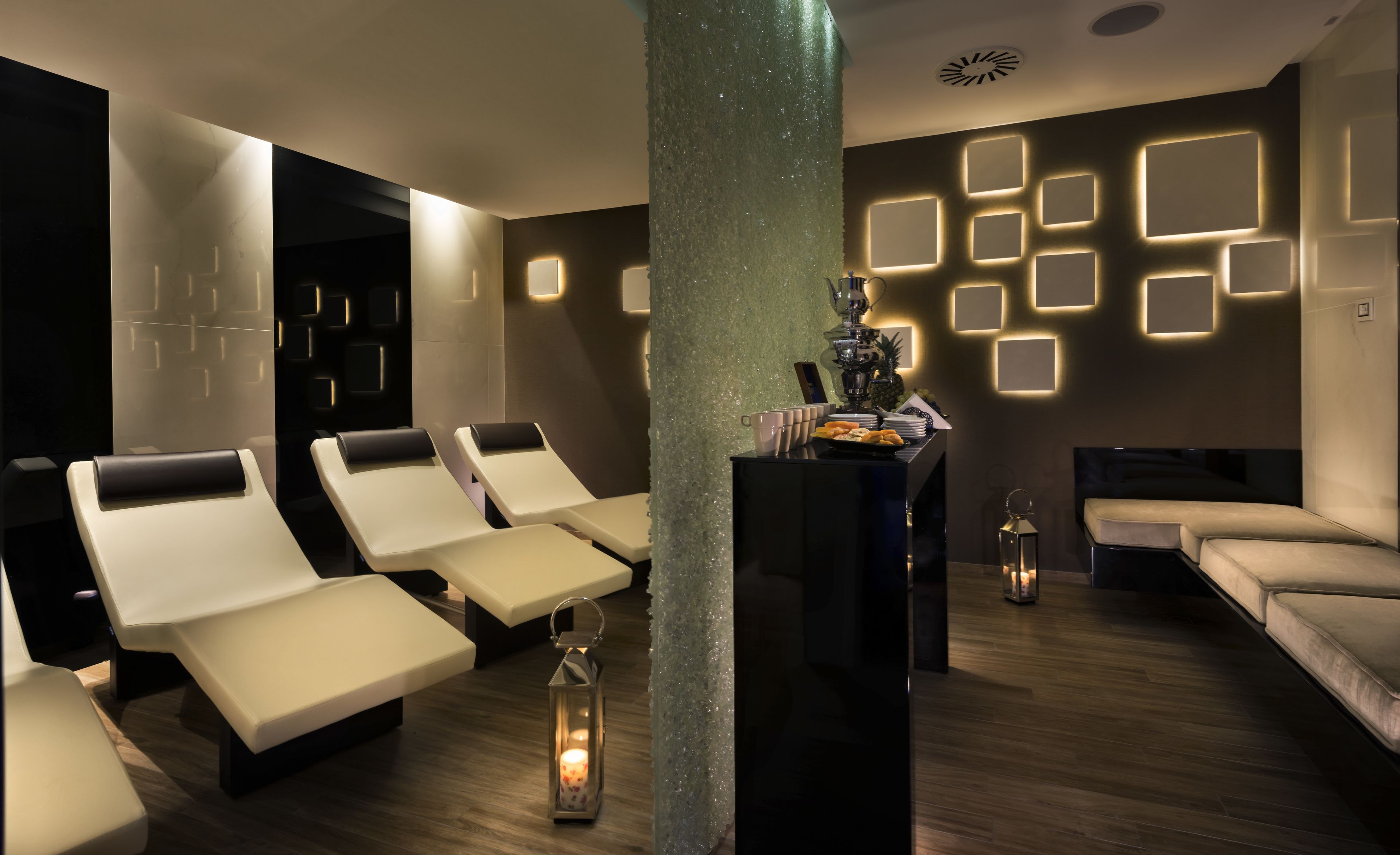 couples treatment room(s), sauna, hot tub, steam room, body treatments