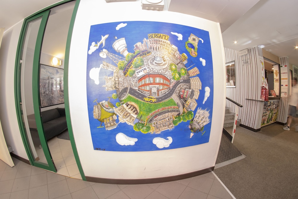 Central Hostel Bergamo by null