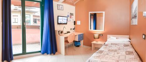 單人房 | 客房內保險箱、書桌、熨斗/熨衣板、免費無線上網