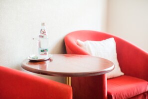 Habitación estándar doble | Escritorio, tabla de planchar con plancha, wifi gratis