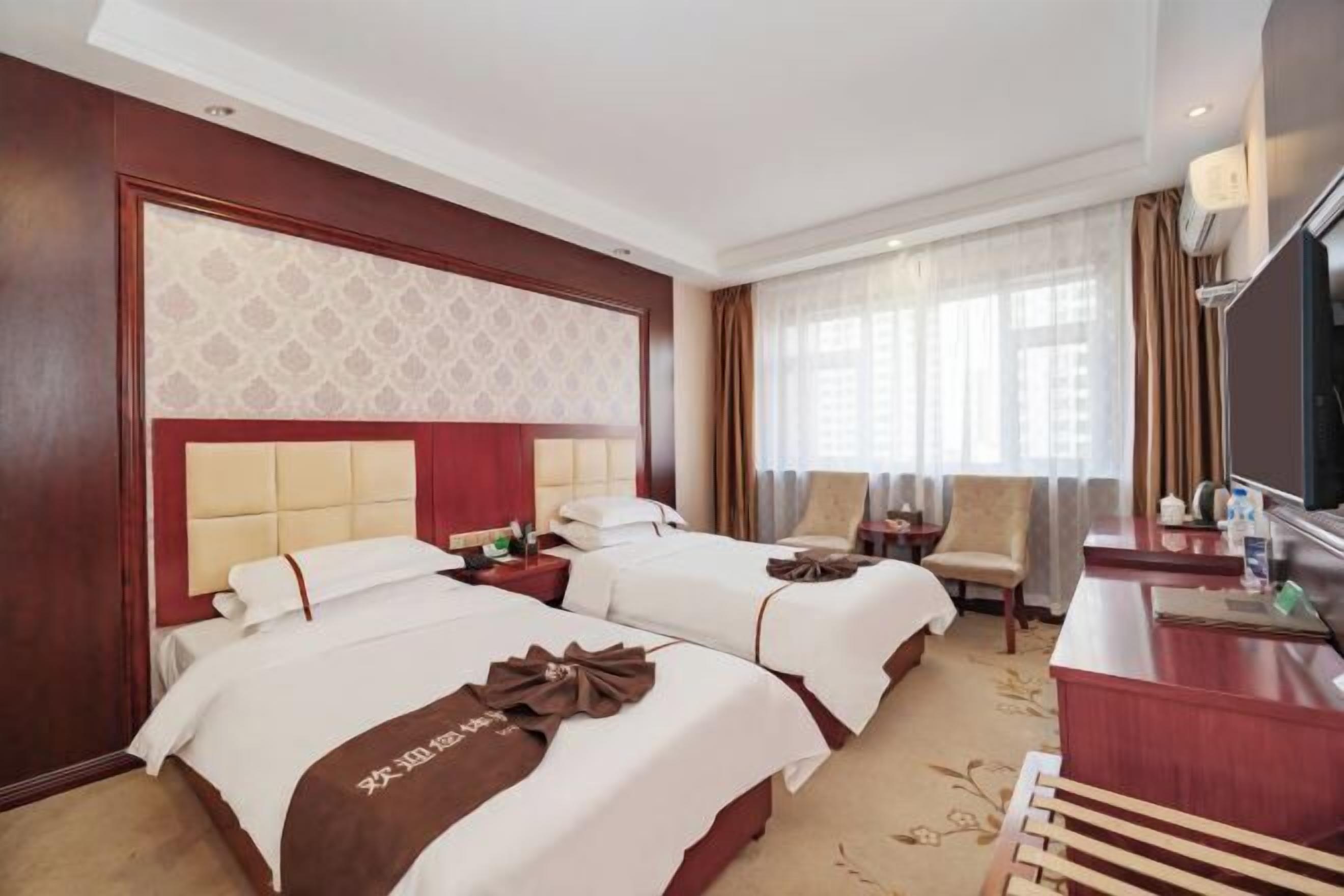 Minibar, in-room safe, desk, wired internet