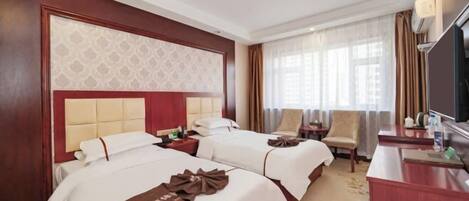 Minibar, in-room safe, desk, wired internet