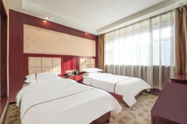 Minibar, Zimmersafe, Schreibtisch, Internetzugang per Kabel