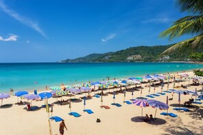 鄰近海灘、海灘浴巾