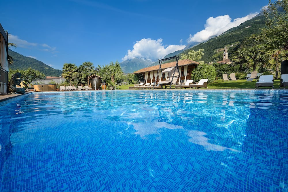 Ruster Resort