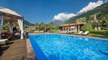 2 outdoor pools, pool umbrellas, sun loungers