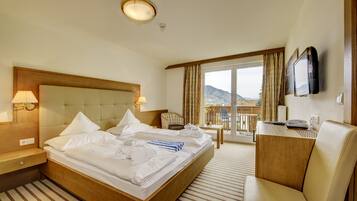 Superior dubbelrum | Värdeförvaringsskåp på rummet, barnsängar, gratis wi-fi och sängkläder