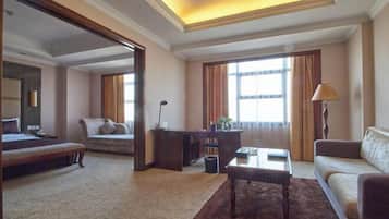 Minibar, in-room safe, alarm clocks