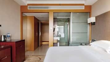 Minibar, in-room safe, alarm clocks