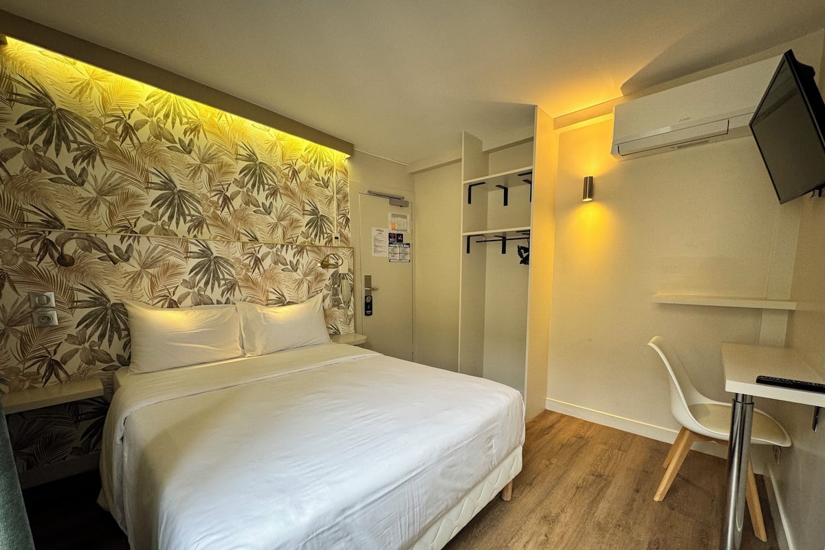 Confort Double Room | 고급 침구, 오리/거위털 이불, 셀렉트 컴포트 침대, 책상