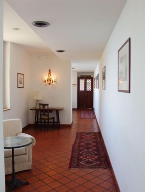 Hallway - Bay Palace (Taormina)