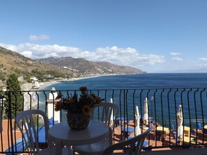 View from room - Bay Palace (Taormina)