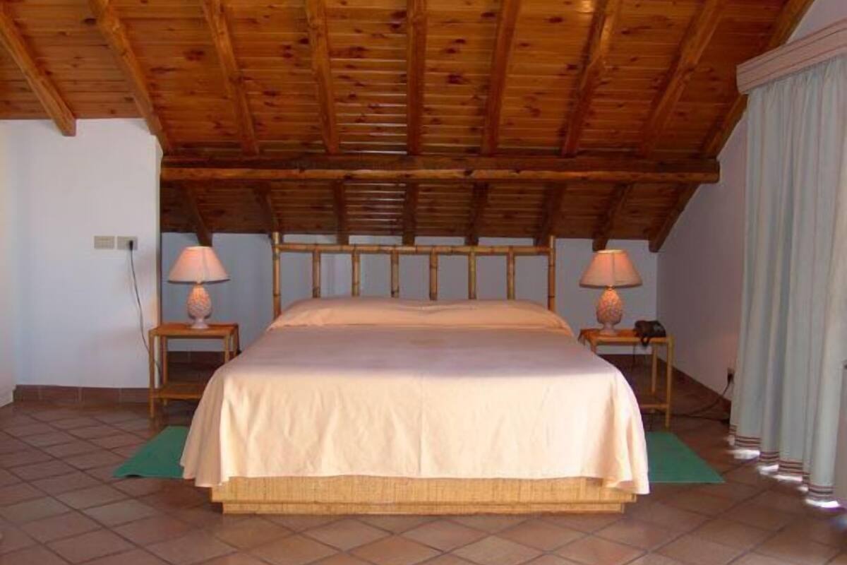 Double or Twin Room, 1 Double or 2 Twin Beds | In-room safe, desk, iron/ironing board (on request), cribs (surcharge)
