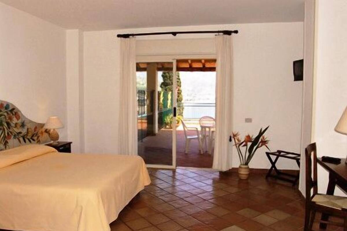 Quadruple Room, Balcony, Sea View | In-room safe, desk, iron/ironing board (on request), cribs (surcharge)