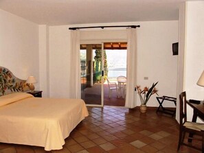 Quadruple Room, Balcony, Sea View | In-room safe, desk, iron/ironing board, cribs/infant beds - Bay Palace (Taormina)
