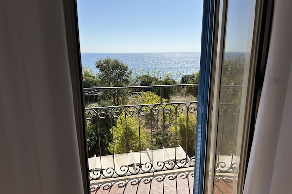 Doppel- oder Zweibettzimmer | Minibar, Schreibtisch, kostenloses WLAN, Bettwäsche