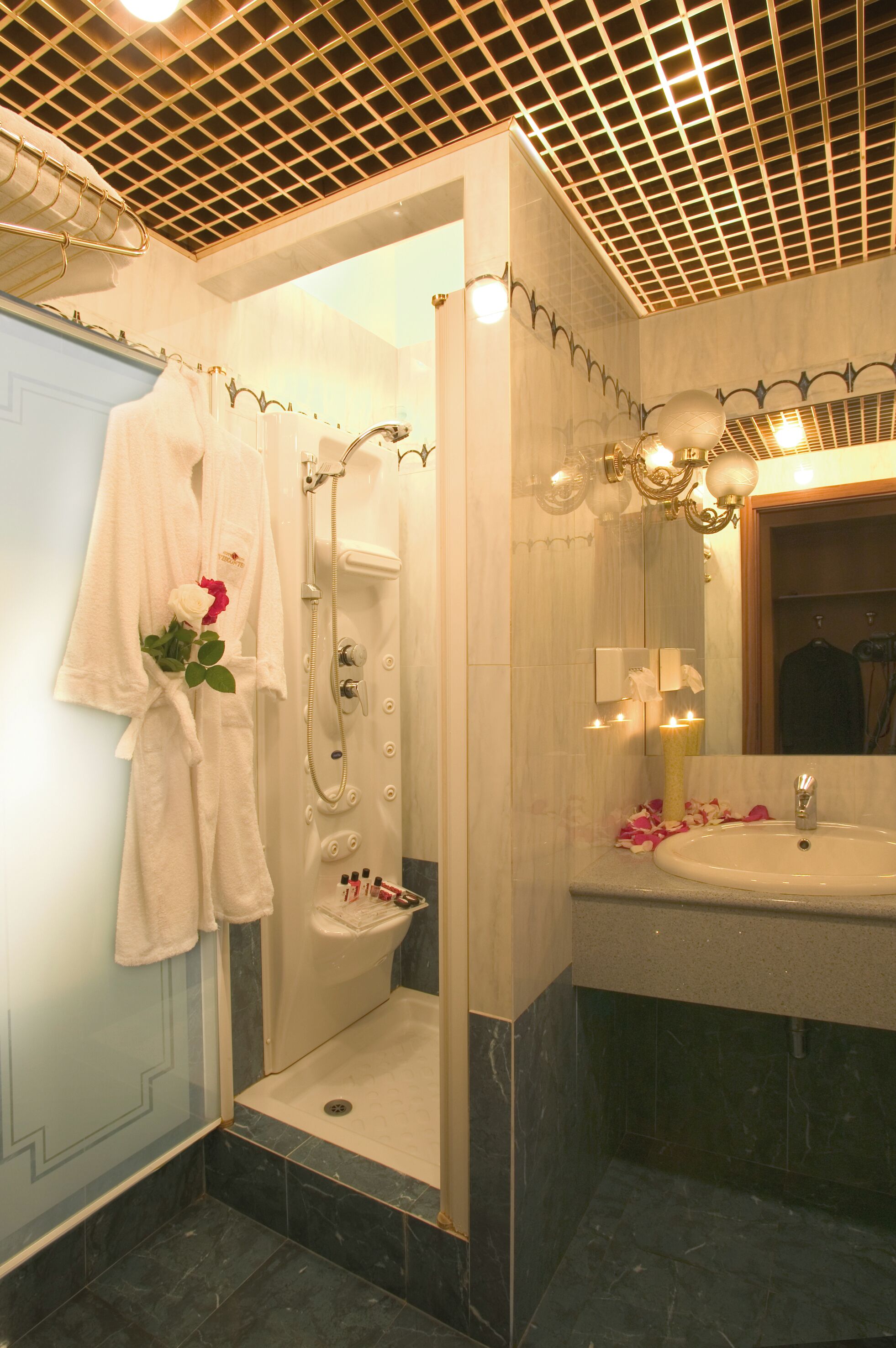 Exclusive-Suite, Whirlpool | Badezimmer | Haartrockner, Bidet, Handtücher, Seife
