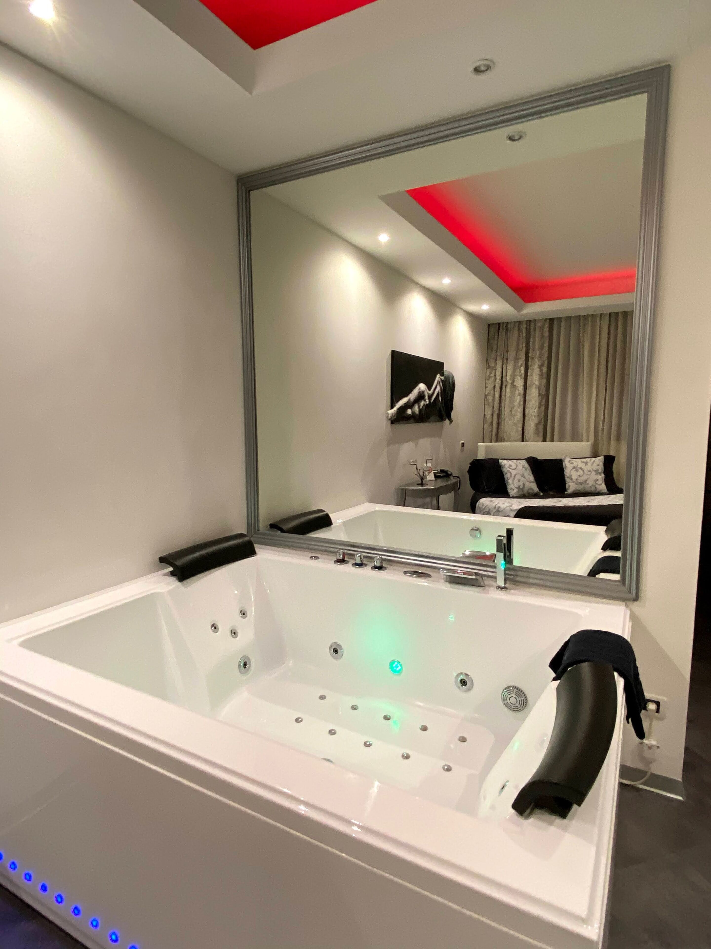 Bañera de hidromasaje privada