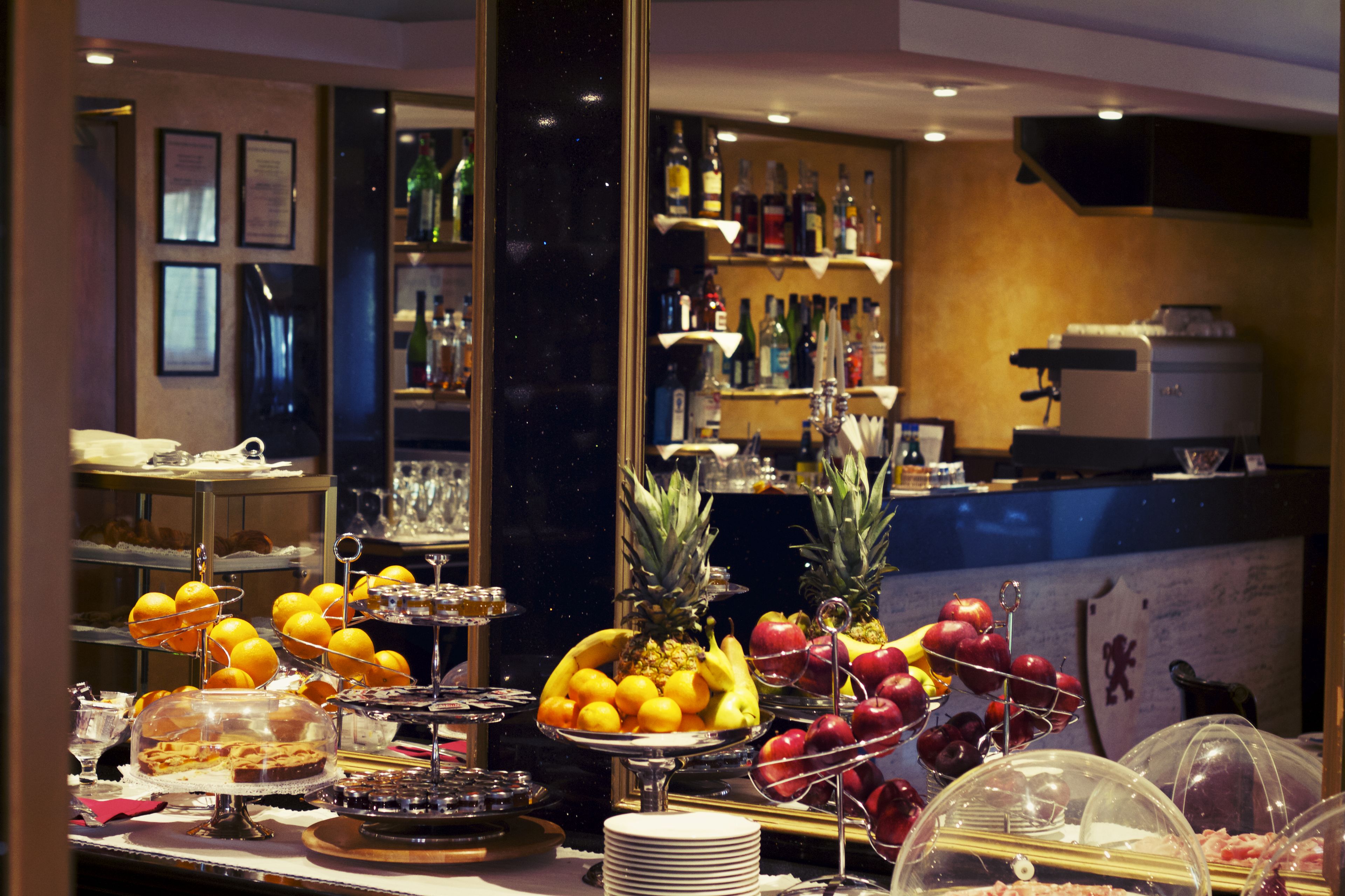 free daily self-service breakfast