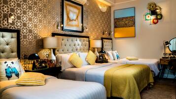 Colchones Select Comfort y caja de seguridad en la habitación