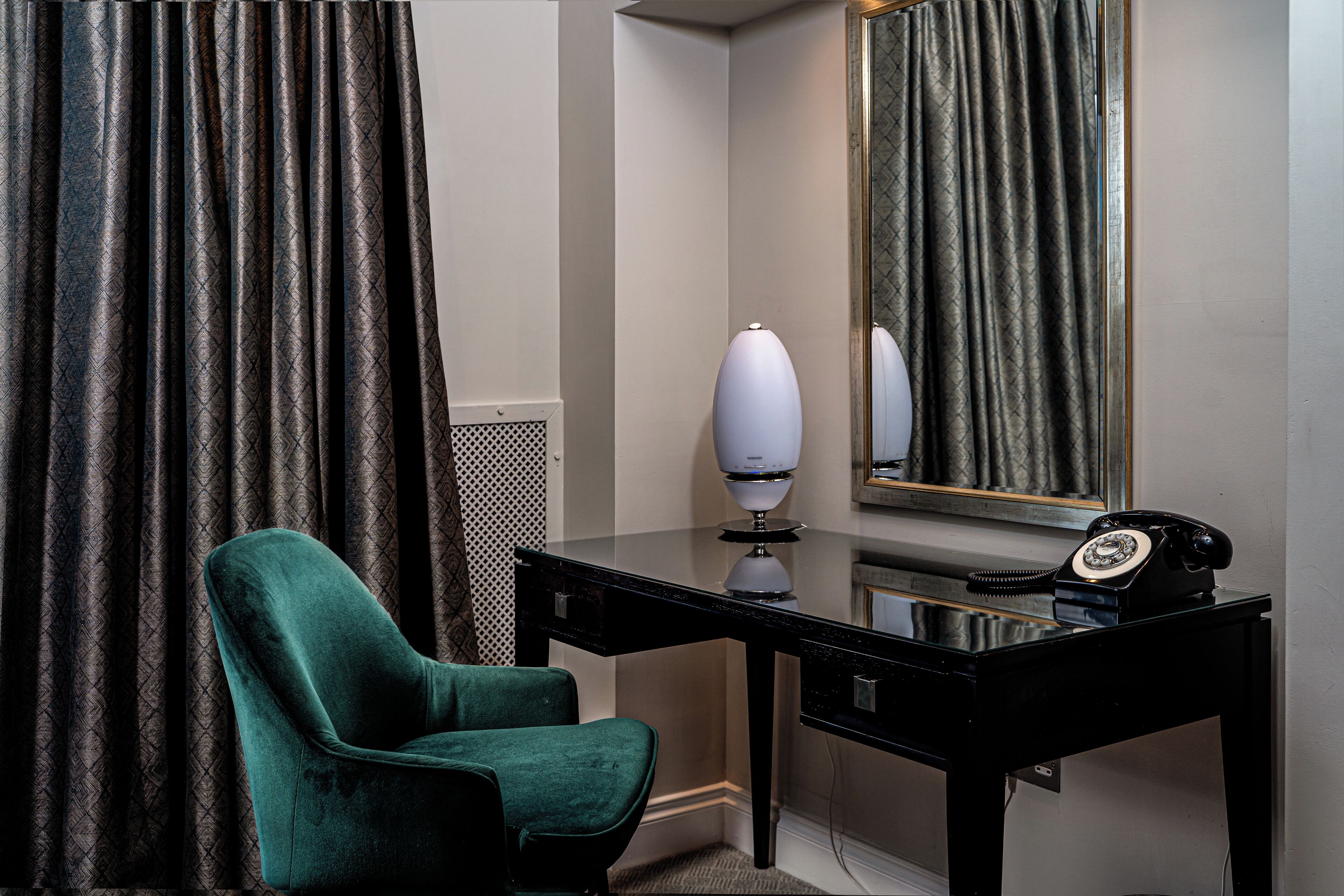 executive suite | 1 bedroom, select comfort beds, in-room safe, desk