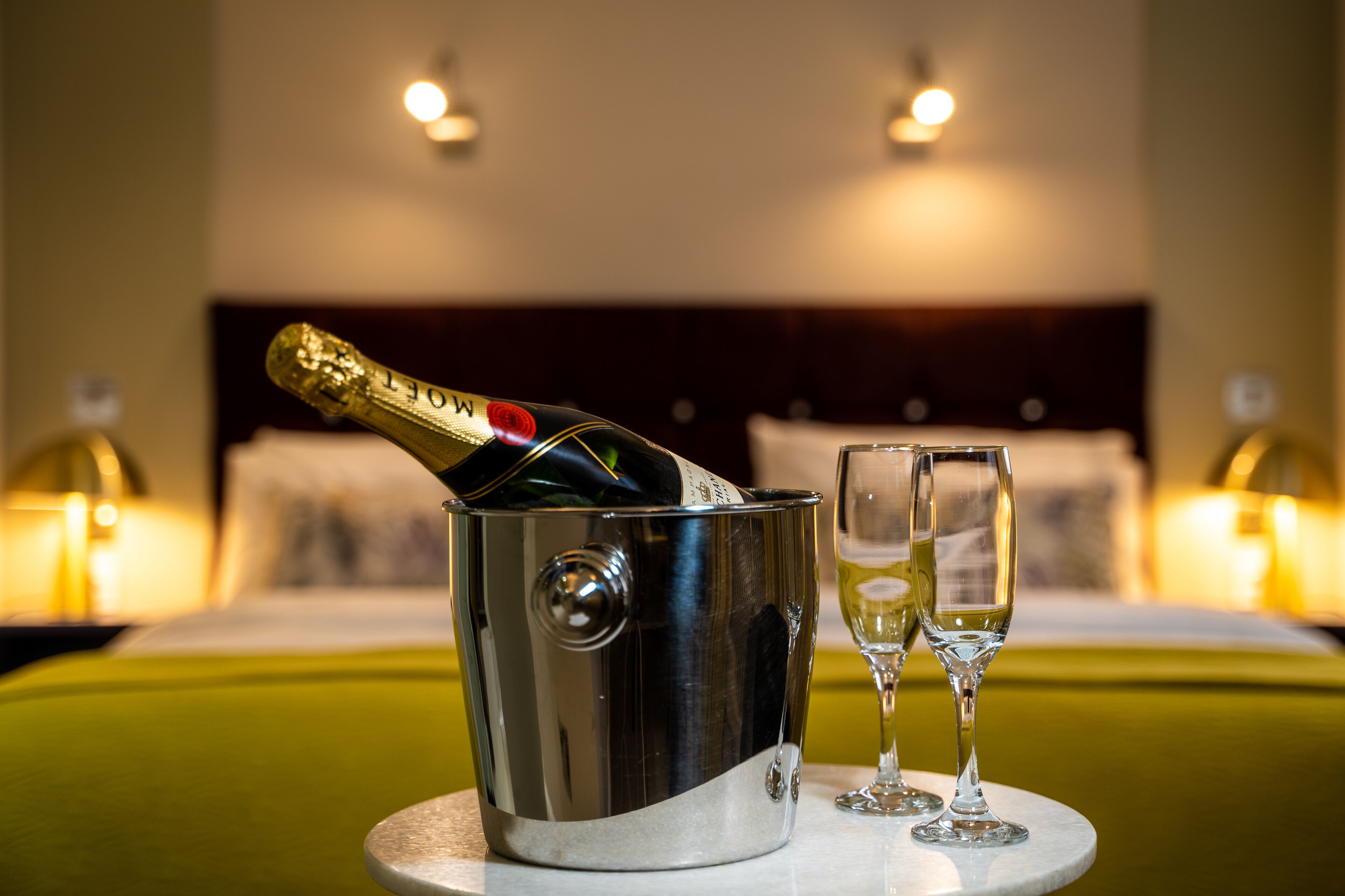 deluxe double room, 1 king bed | 1 bedroom, select comfort beds, in-room safe, desk