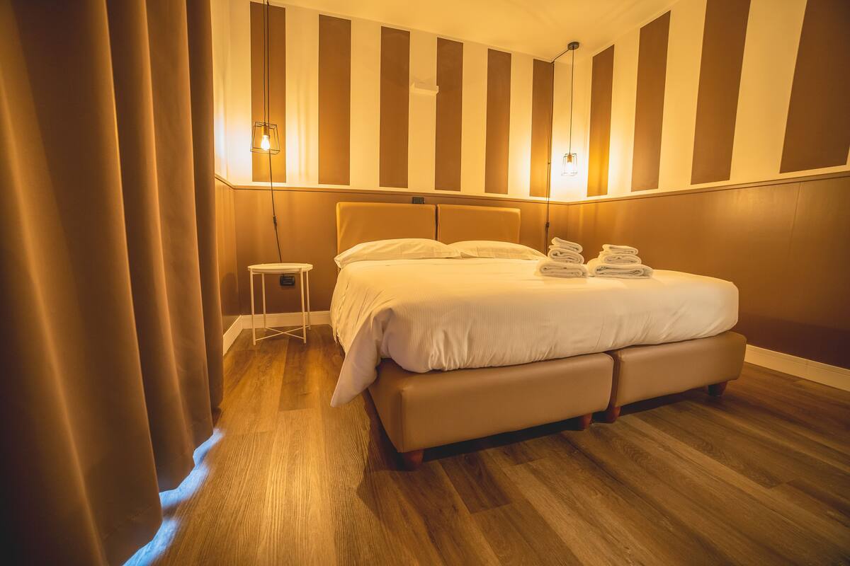 minibar, desk, blackout curtains, soundproofing