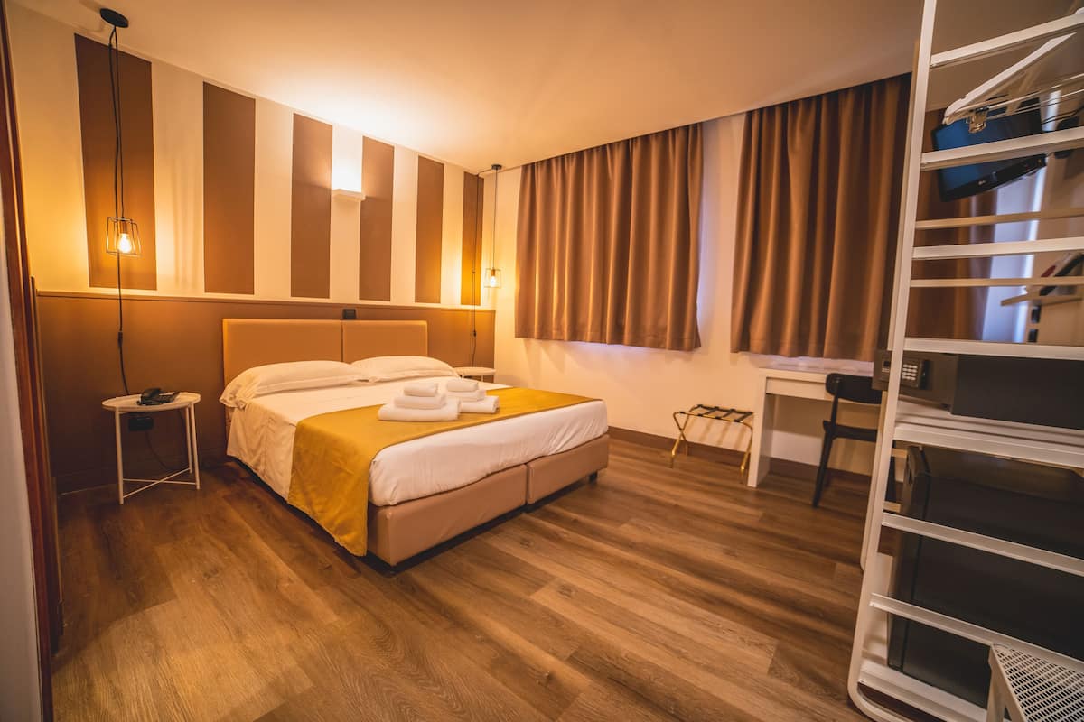 minibar, desk, blackout curtains, soundproofing