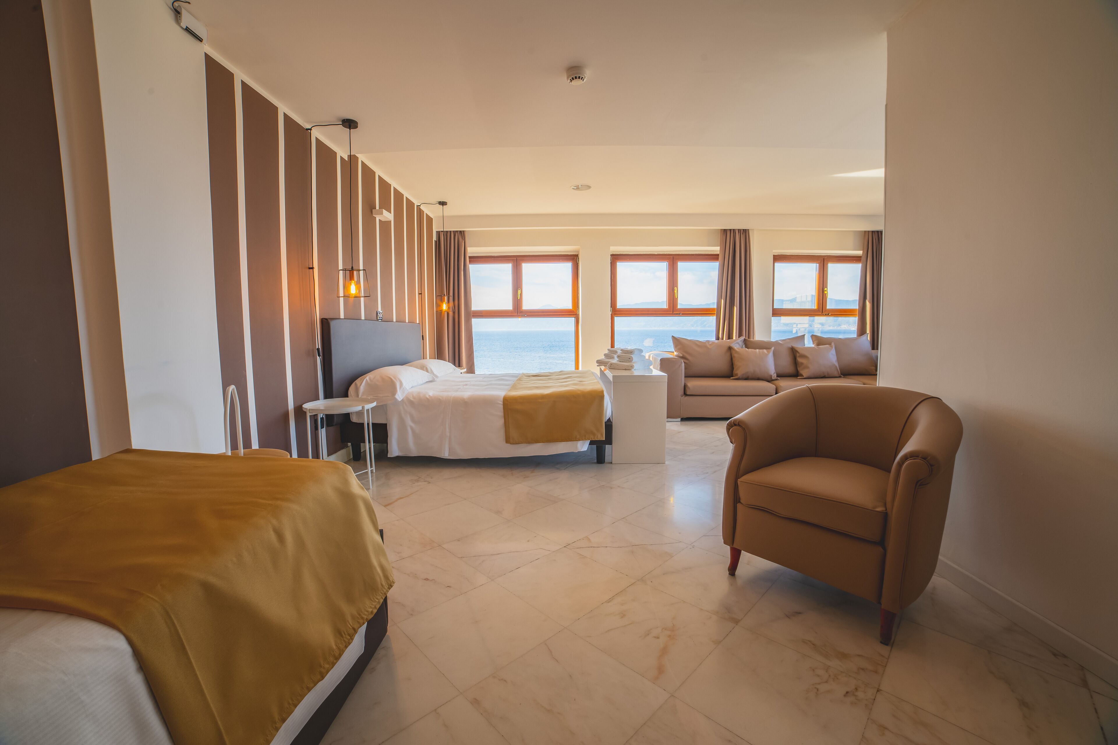 suite, sea view | minibar, desk, blackout curtains, soundproofing