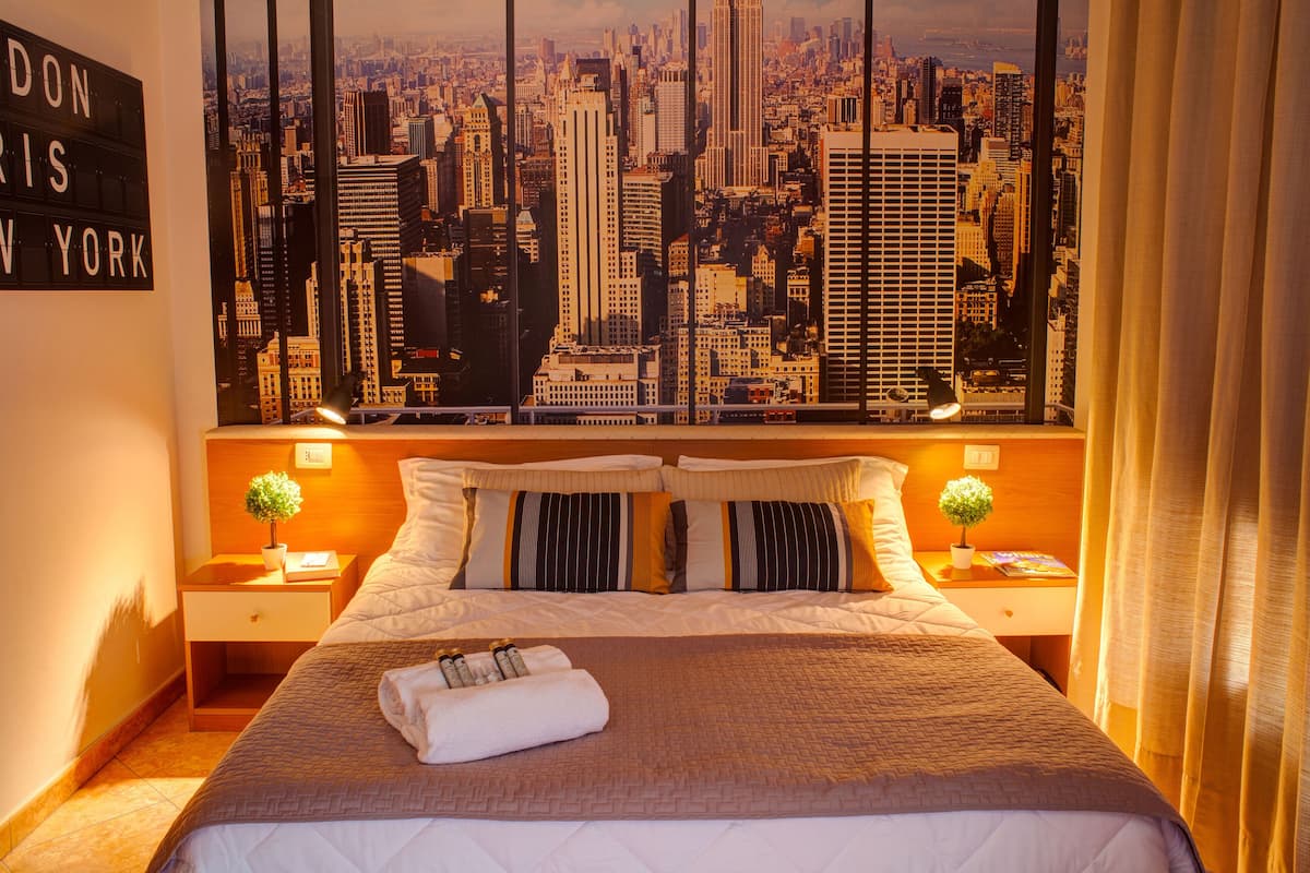 Frette Italian sheets, pillowtop beds, minibar, in-room safe