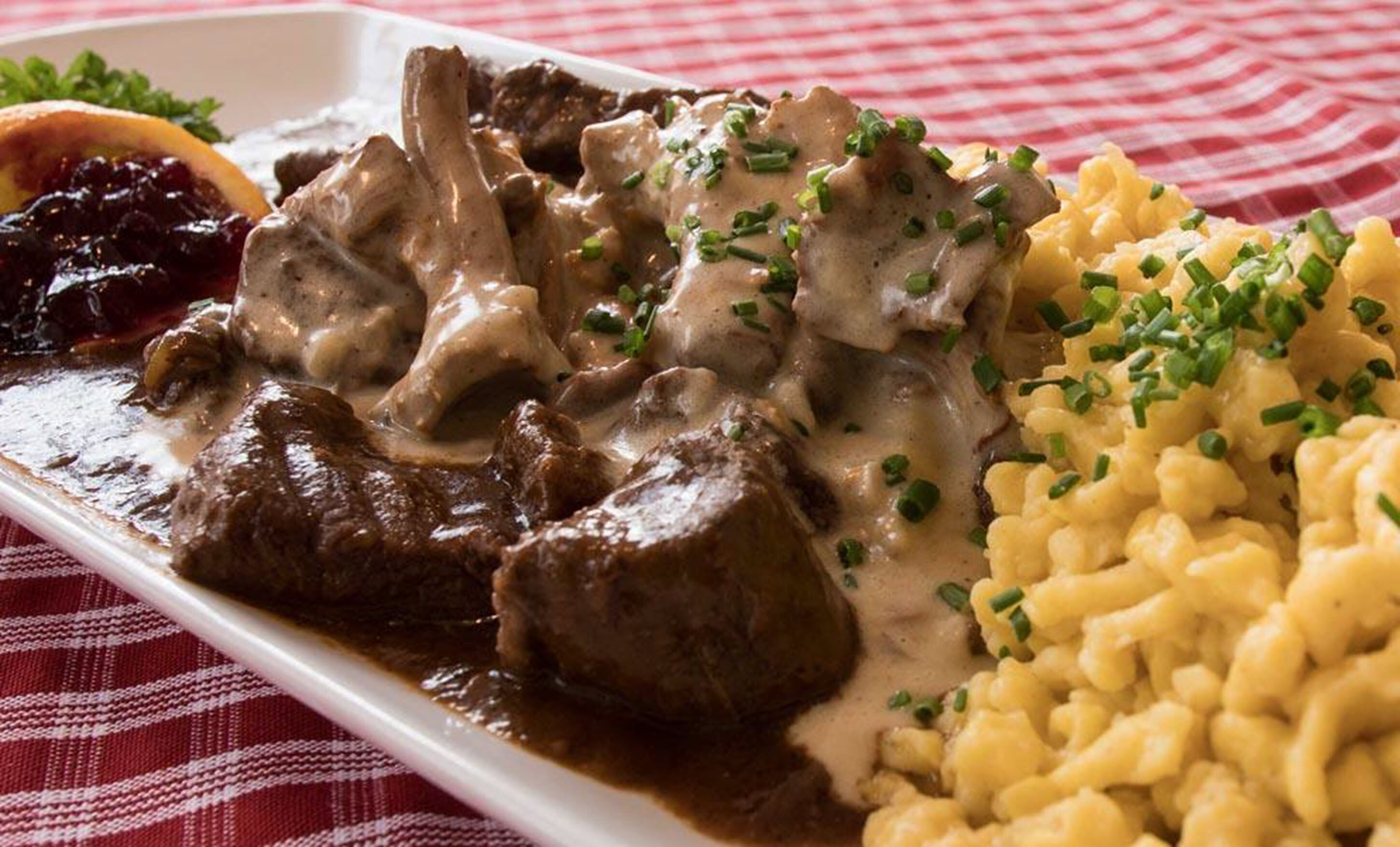 dinner, brunch served; german cuisine, al fresco dining