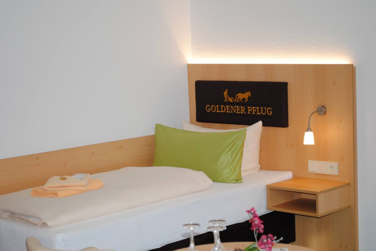 individually furnished, desk, soundproofing, free wifi