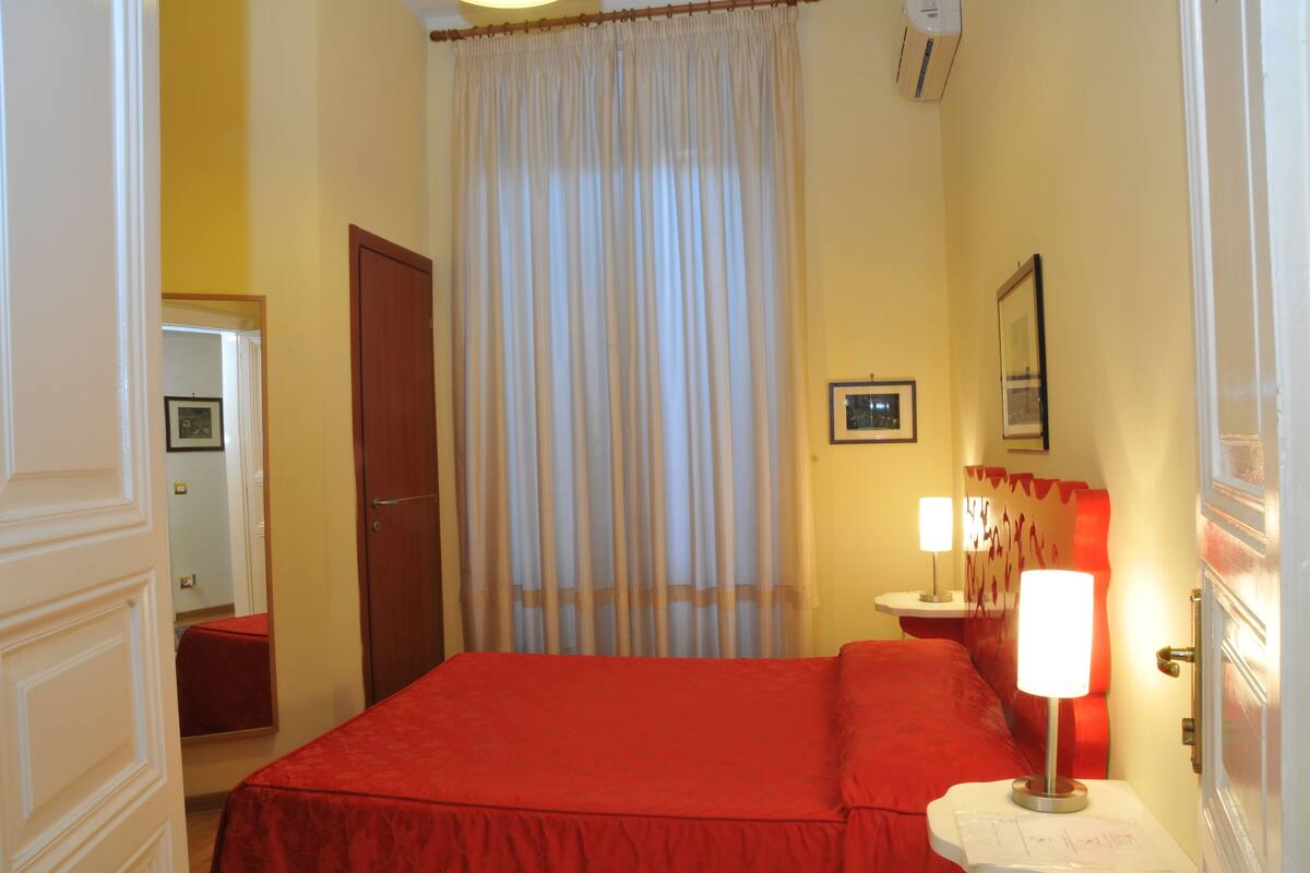 Double Room | Frette Italian sheets, down comforters, in-room safe, desk