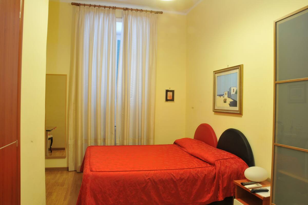 Triple Room | Frette Italian sheets, down comforters, in-room safe, desk