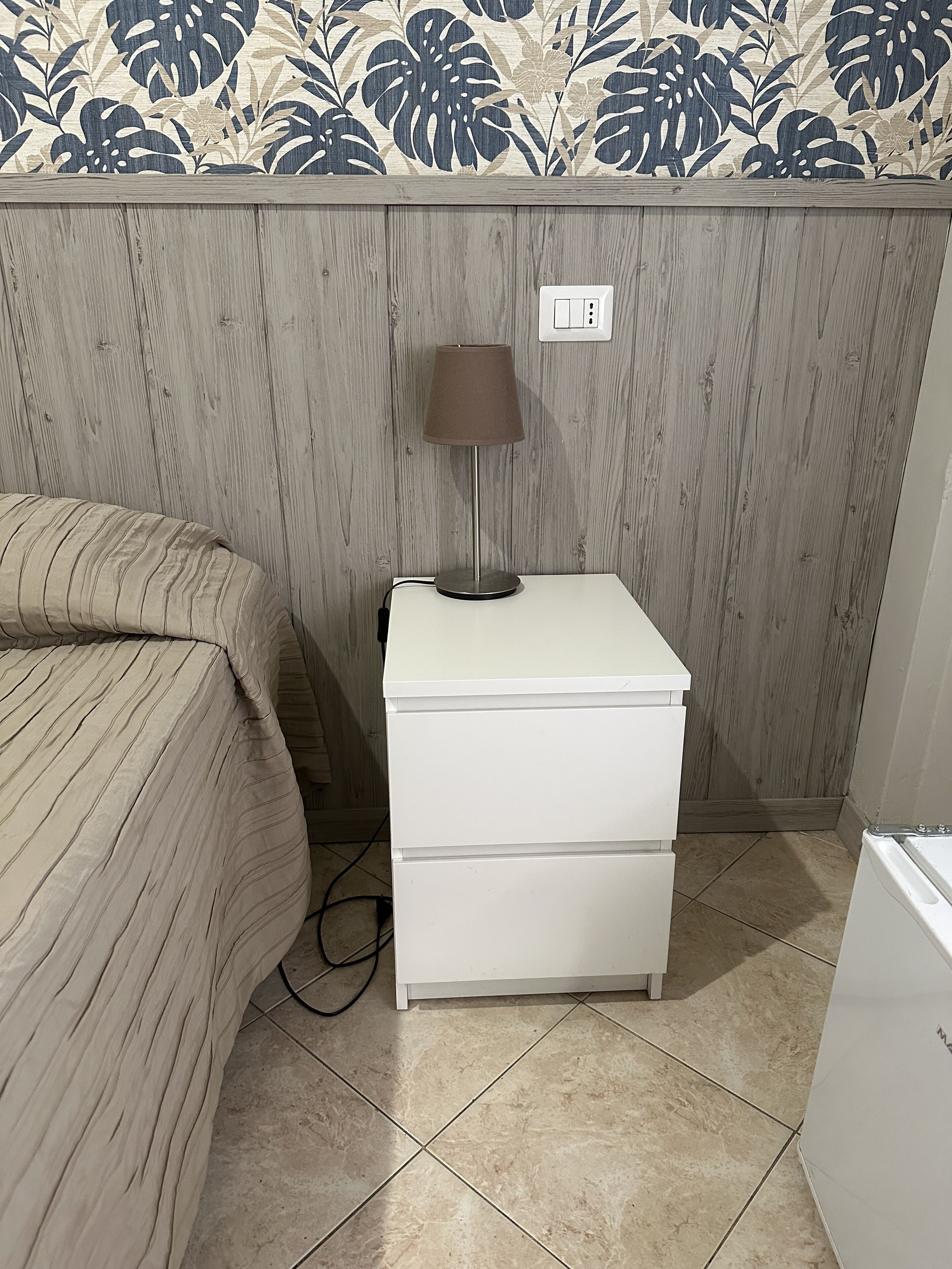 double room | free wifi, bed sheets