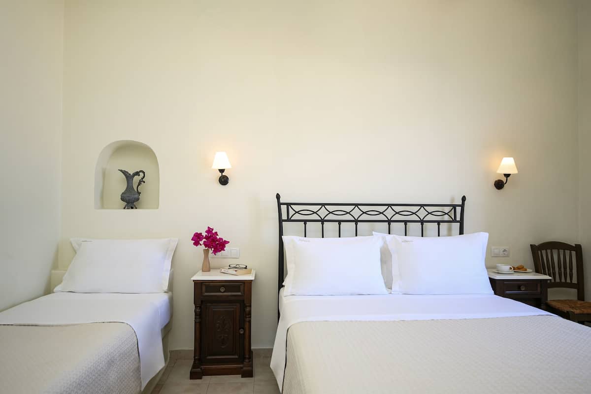 Triple Room | 13 bedrooms, in-room safe, soundproofing, iron/ironing board