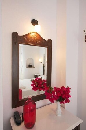 Suite júnior | Bany | Dutxa, assecador de cabells, tovalloles i xampú 