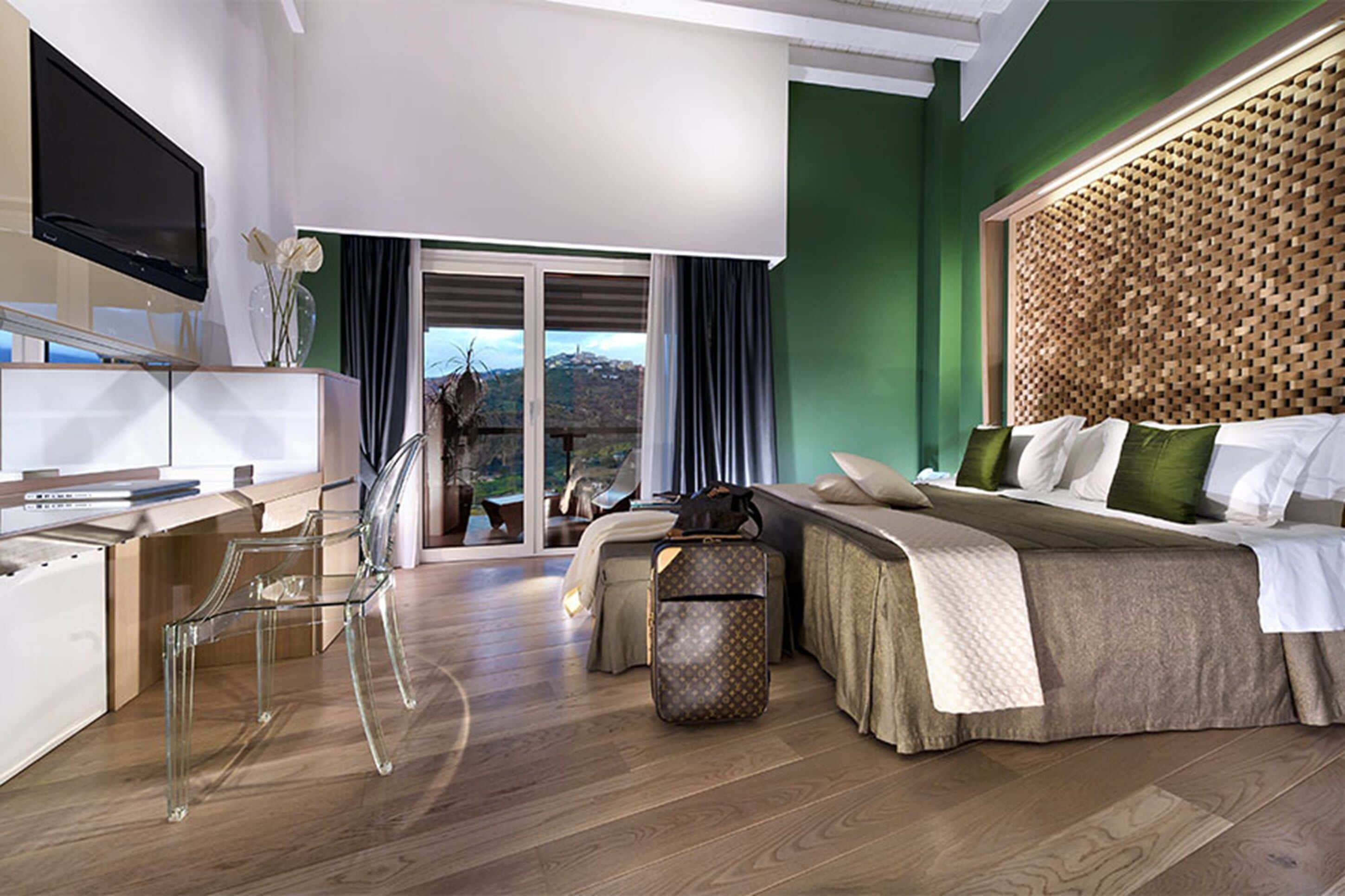 premium bedding, minibar, in-room safe, individually decorated