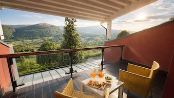 Hochwertige Bettwaren, Minibar, Zimmersafe, individuell dekoriert